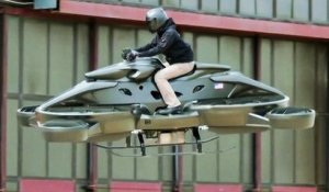 Comme dans « Star Wars » : un Américain teste l'un des premiers scooters des airs du monde