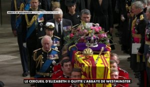 Le cercueil d'Elizabeth II quitte l'abbaye de Westminster