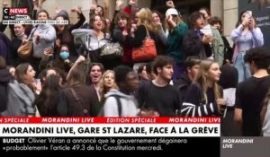 Regardez "Morandini Live" en direct du lycée Racine avec les étudiants en grève qui bloquent l'accès à l'établissement par "solidarité avec les grévistes de chez Total et les mouvements sociaux" - VIDEO