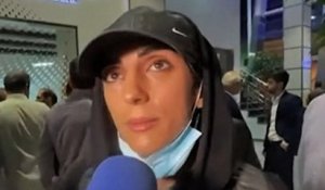 La grimpeuse iranienne Elnaz Rekabi réapparait à l'aéroport de Théhéran