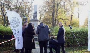 La Pologne détruit quatre monuments soviétiques, "symboles", selon elle, d'un système qui perdure
