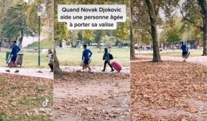 Quand le tennisman Novak Djokovic aide une femme âgée en plein Paris