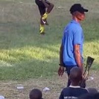 L'incroyable numéro de jongles de ce petit footballeur !
