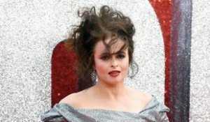 "Un tas de conneries" : Helena Bonham Carter prend la défense de Johnny Depp et accuse Amber Heard