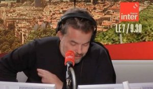 Nicolas Demorand ému aux larmes, évoque pour la première fois le décès de son frère : “Excusez-moi, je suis bouleversé”