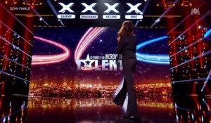 André Manoukian victime d’une lourde chute lors de son arrivée hier soir dans "La France a un incroyable talent" sur M6 - Regardez