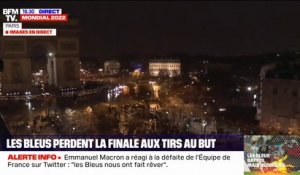 Les Champs-Élysées clairsemés, quelques minutes après la défaite des Bleus en finale de la Coupe du monde