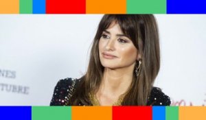 Penelope Cruz topless et fessier apparent : ses voeux de Noël ultra sexy en Une d'un magazine