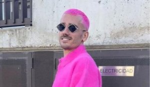 Antoine Griezmann : méconnaissable avec ses cheveux roses... Voici pourquoi il a fait cette coloration fluo, ses filles y sont pour quelque chose