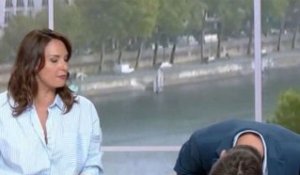 "T'es pas obligée de tout balancer..." : Julia Vignali et Thomas Sotto règlent leur compte en direct sur France 2 après "un texto envoyé à 23h1...