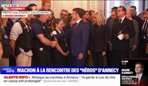 Emmanuel et Brigitte Macron rencontrent les "héros" d'Annecy à la préfecture