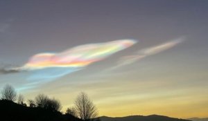 Un sublime nuage nacré, formé à partir de cristaux de glace, a été observé au-dessus de l'Écosse