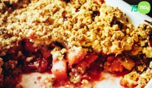 Crumble rhubarbe et fraises sans beurre