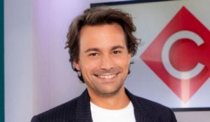 C à Vous : Bertrand Chameroy balance sur cet acteur français qui "regarde le plafond" pendant ses chroniques