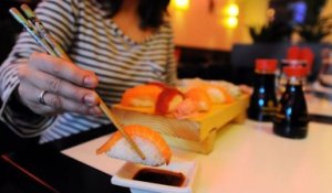 « Sushi-terro » : qui sont ces Japonais qui filment leurs mauvais comportements dans des restaurants