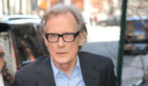 Bill Nighy révèle pourquoi il s'est rendu aux Oscars avec un jouet pour enfant