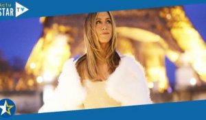 Jennifer Aniston étincelante devant la Tour Eiffel pour Murder Mystery 2