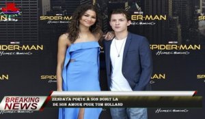 Zendaya porte à son doigt la  de son amour pour Tom Holland