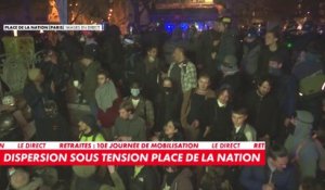 Les derniers manifestants quittent la place de la Nation à Paris