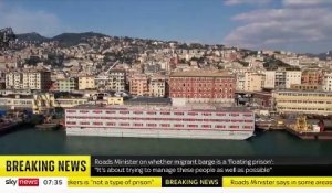 Une barge à quai dans le port de Portland va être utilisée pour l'hébergement de 500 demandeurs d'asile, annonce le gouvernement britannique