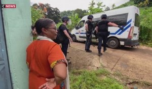 Mayotte : la CRS8 mène une première opération d'expulsion d'immigrés sur l'île