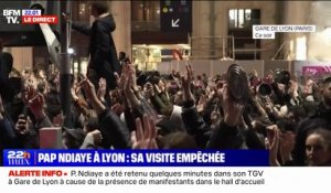 Des centaines de personnes casseroles en main à l'arrivée de Pap Ndiaye à la Gare de Lyon à Paris
