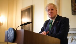 Boris Johnson aurait traité Emmanuel Macron de ‘lèche-bottes’ de Vladimir Poutine !