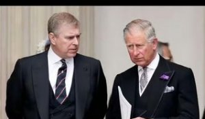 Andrew « ne quittera pas le Royal Lodge » et Charles est « impuissant »