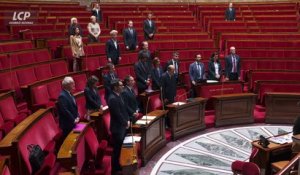 Regardez les députés rendre hommage au sapeur-pompier décédé dans un incendie à Saint-Denis, en respectant une minute de silence à l'Assemblée Nationale