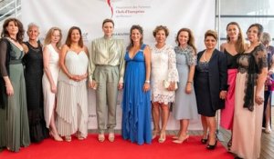 Charlène de Monaco : la princesse illumine en beauté et élégance la soirée de Yacht Club de Monaco