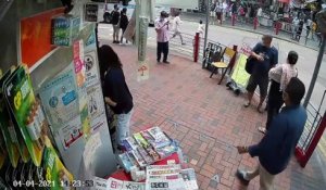 Ce conducteur de bus a un réflexe génial quand une fillette traverse par surprise (Chine)