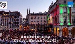 Jean-Claude Bailly au balcon de la maire de Bayonne pour l'ouverture des Fêtes