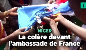 Niger : des milliers de manifestants pro putschistes devant l'ambassade de France