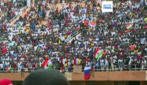 Junte au Niger : démonstration de force au stade de Niamey avec 30 000 supporters