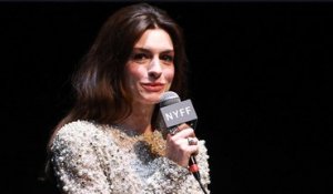 Anne Hathaway se sent inspirée par les jeunes