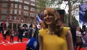 Emma Stone affirme son style sur le tapis rouge