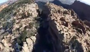 Il arpente le Grand Canyon en wingsuit