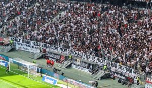 Kolo Muani accusé d’être un mercenaire sur une banderole des Ultras de Francfort