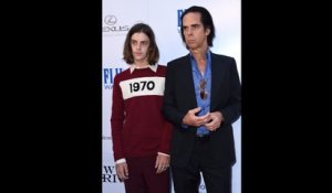 Nick Cave revient sur la mort "douloureuse" de ses deux fils de 15 et 31 ans après des années de s