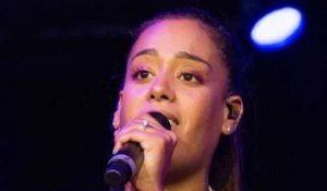 Amel Bent endeuillée : la chanteuse annonce la mort d'un membre de sa famille