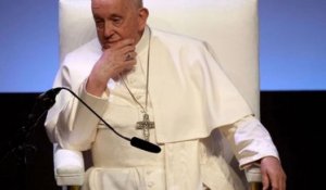 Le Pape ne se dit pas défavorable à la bénédiction des couples homosexuels