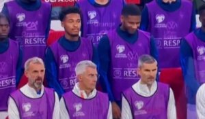 Todibo explose de rire pendant la minute de silence en l'honneur du professeur d'Arras assassiné [NED - FRA]