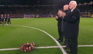 Gr. A - Manchester United rend hommage à Bobby Charlton