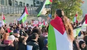 Pro-palestiniens : Les images de la manifestation monstre à Londres où plusieurs centaines de milliers de personnes ont défilé pour appeler à un cessez-le-feu et protester contre Israël