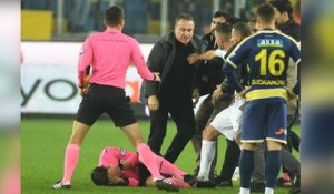 Football : un arbitre lynché en Turquie, le championnat suspendu