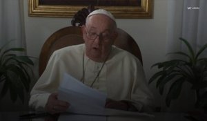 Le Pape François appelle à un traité régulant l'IA
