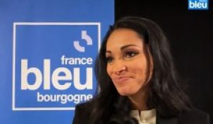 Cindy Fabre, la directrice du concours Miss France, est prête pour la soirée du 16 décembre 2023.