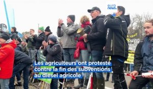 Les agriculteurs allemands manifestent contre la fin de subventions au carburant