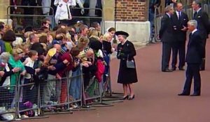 Queen Elizabeth II: Above All Else Bande-annonce (EN)