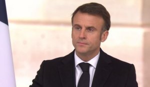 Hommage à Badinter : « Votre nom devra s'inscrire au Panthéon », promet Macron